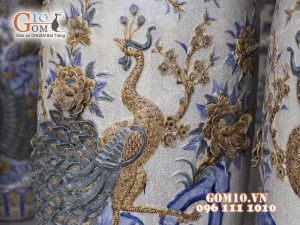 Đôi lộc bình men rạn đắp nổi Công Đào đuôi kênh, cao 1m76 bọc đồng