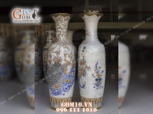 Đôi lộc bình men rạn đắp nổi Công Đào đuôi kênh, cao 1m76 bọc đồng