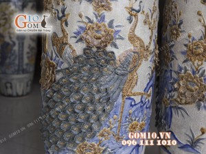 Đôi lộc bình men rạn đắp nổi Công Đào đuôi kênh, cao 1m76 bọc đồng