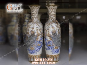 Đôi lộc bình men rạn đắp nổi Công Đào đuôi kênh, cao 1m76 bọc đồng