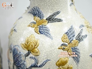 Đôi lộc bình men rạn đắp nổi Công Đào kênh, cao 60cm