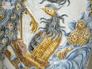 Đôi lộc bình men rạn đắp nổi Công Đào kênh đuôi, cao 1m15