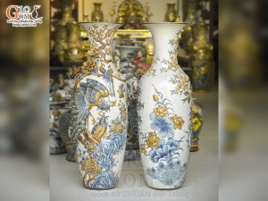 Đôi lộc bình men rạn đắp nổi Công Đào kênh đuôi, cao 1m15