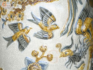 Đôi lộc bình men rạn đắp nổi Công Đào kênh đuôi, cao 1m15