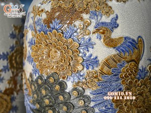 Đôi lộc bình men rạn đắp nổi Công Đào màu, cao 1m4