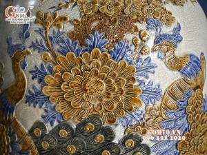 Đôi lộc bình men rạn đắp nổi Công Đào màu, cao 1m4