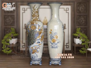 Đôi lộc bình men rạn đắp nổi Công Đào màu, cao 1m4