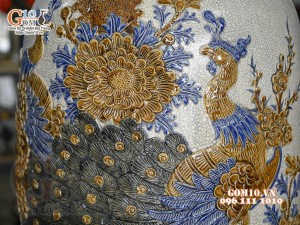 Đôi lộc bình men rạn đắp nổi Công Đào màu, cao 1m4