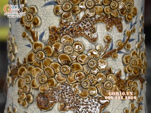 Đôi lộc bình men rạn đắp nổi Công Đào màu, cao 1m4