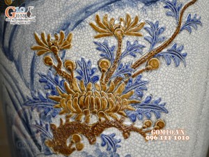 Đôi lộc bình men rạn đắp nổi Công Đào màu, cao 1m4