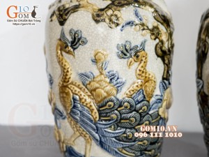 Đôi lộc bình men rạn đắp nổi Công Đào Như Ý, cao 41cm