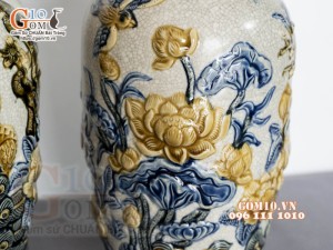 Đôi lộc bình men rạn đắp nổi Công Đào Như Ý, cao 41cm