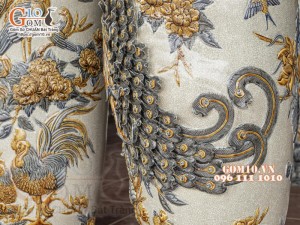 Đôi lộc bình men rạn đắp nổi Công Đào Phú Quý kênh, cao 1m6