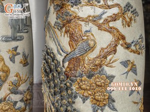 Đôi lộc bình men rạn đắp nổi Công Đào Phú Quý kênh, cao 1m6