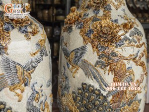 Đôi lộc bình men rạn đắp nổi Công Đào Phú Quý kênh, cao 1m6