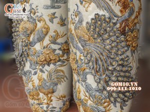 Đôi lộc bình men rạn đắp nổi Công Đào Phú Quý kênh, cao 1m6