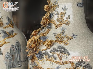 Đôi lộc bình men rạn đắp nổi Công Đào Phú Quý kênh, cao 1m6