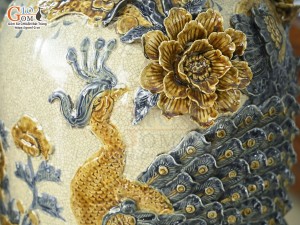 Đôi lộc bình men rạn đắp nổi Công Đào Phú Quý kênh, cao 1m40