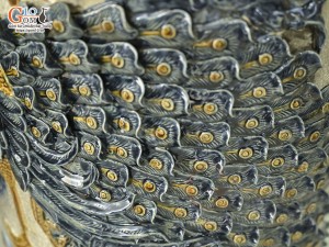 Đôi lộc bình men rạn đắp nổi Công Đào Phú Quý kênh, cao 1m40