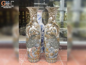 Đôi lộc bình men rạn đắp nổi Công Đào Tài Lộc, cao 1m65