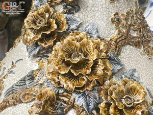 Đôi lộc bình men rạn đắp nổi Công Đào Tài Lộc, cao 1m65