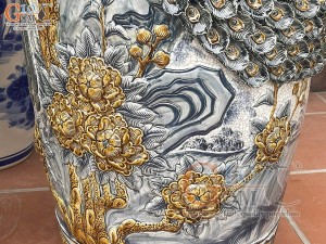 Đôi lộc bình men rạn đắp nổi Công Đào Tài Lộc, cao 1m65