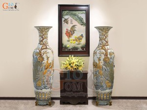 Đôi lộc bình men rạn đắp nổi Công Đào Tài Lộc, cao 1m75