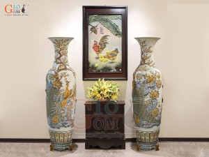 Đôi lộc bình men rạn đắp nổi Công Đào Tài Lộc, cao 1m75