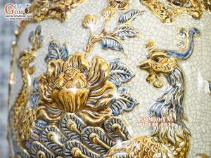 Đôi lộc bình men rạn đắp nổi Công Đào vẽ vàng 24k, cao 50cm