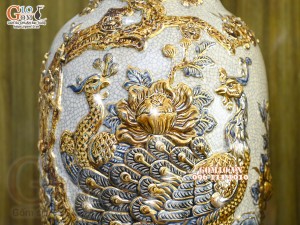 Đôi lộc bình men rạn đắp nổi Công Đào vẽ vàng 24k, cao 50cm