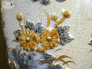 Đôi lộc bình men rạn đắp nổi Công Đào vẽ vàng 24k, cao 50cm