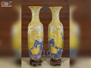 Đôi lộc bình men rạn đắp nổi Dát Vàng, họa tiết Công Đào Phú Quý điểm màu cao 1m4