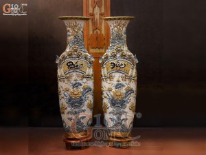 Đôi lộc bình men rạn đắp nổi Đức Phúc Công kênh bọc đồng, cao 1m8