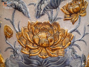 Đôi lộc bình men rạn đắp nổi Đức Phúc Công kênh, cao 1m6