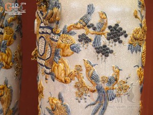 Đôi lộc bình men rạn đắp nổi Đức Phúc Công kênh, cao 1m6