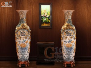 Đôi lộc bình men rạn đắp nổi Đức Phúc Công kênh, cao 1m6