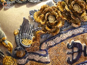 Đôi lộc bình men rạn đắp nổi Đức Phúc Công kênh, cao 1m6