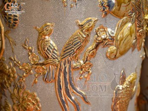 Đôi lộc bình men rạn đắp nổi Đức Phúc Công kênh vẽ vàng 24k, cao 1m55