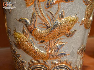 Đôi lộc bình men rạn đắp nổi Đức Phúc Công kênh vẽ vàng 24k, cao 1m55