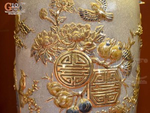 Đôi lộc bình men rạn đắp nổi Đức Phúc Công kênh vẽ vàng 24k, cao 1m55