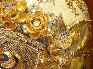 Đôi lộc bình men rạn đắp nổi Đức Phúc Công kênh vẽ vàng 24k, cao 1m55