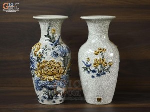 Đôi lộc bình men rạn đắp nổi hoa sen cao cấp, cao 27cm