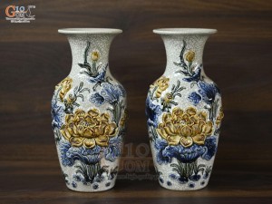 Đôi lộc bình men rạn đắp nổi hoa sen cao cấp, cao 27cm