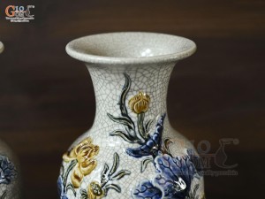 Đôi lộc bình men rạn đắp nổi hoa sen cao cấp, cao 27cm