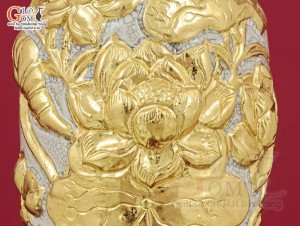 Đôi lộc bình men rạn đắp nổi hoa Sen dát vàng 24k, cao 50cm