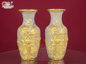 Đôi lộc bình men rạn đắp nổi hoa Sen dát vàng 24k, cao 36cm