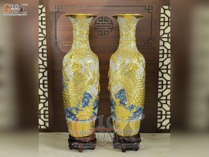 Đôi lộc bình men rạn đắp nổi họa tiết Công Đào Phú Quý điểm màu, Dát Vàng 24k cao 1m4