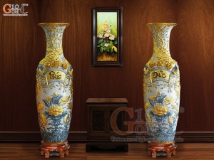 Đôi lộc bình men rạn đắp nổi Phúc Đức Công kênh dát vàng, cao 1m4