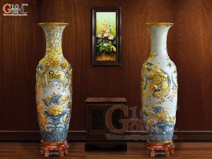 Đôi lộc bình men rạn đắp nổi Phúc Đức Công kênh dát vàng, cao 1m4