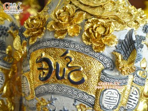 Đôi lộc bình men rạn đắp nổi Phúc Đức Công kênh dát vàng, cao 1m4